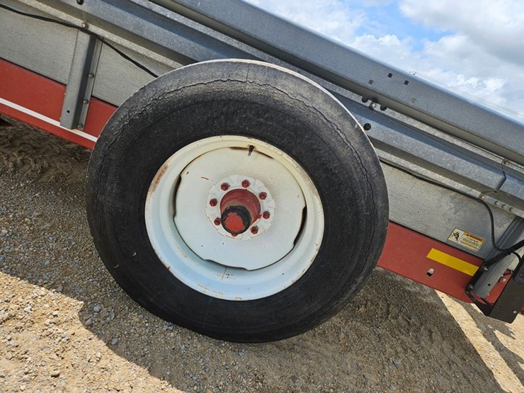hesston-s180-image-20