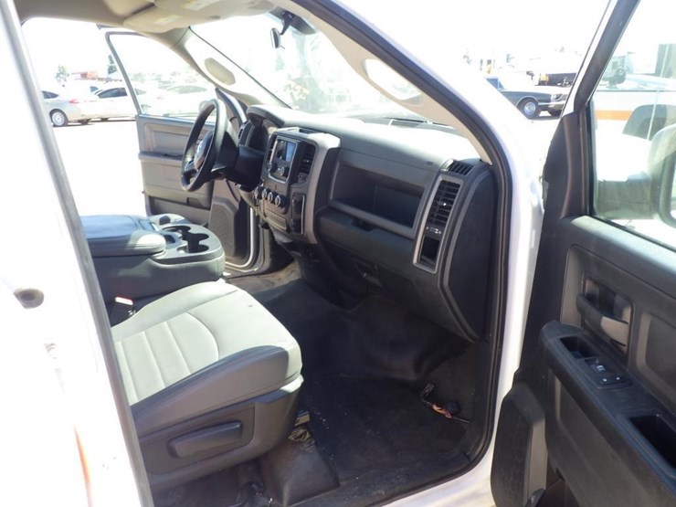 2016-dodge-1500-image-7