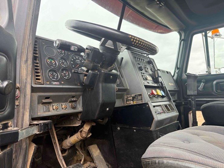 2000-mack-semi-image-18