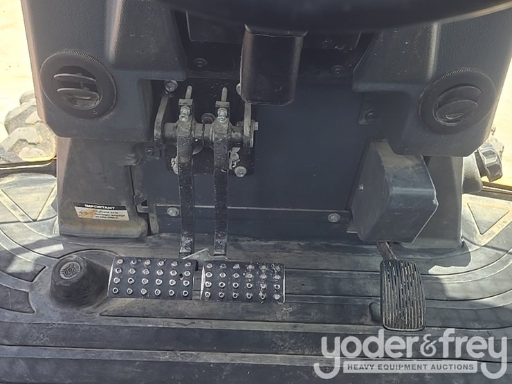 2020-deere-310sl-image-60