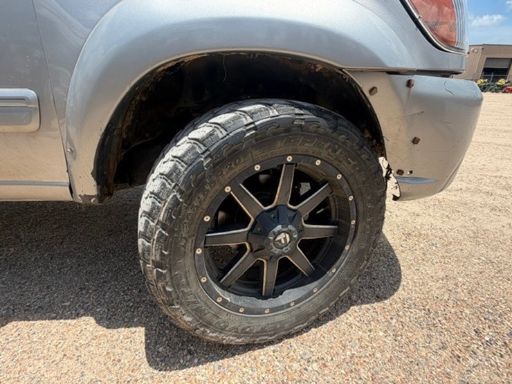 2004-toyota-tundra-image-19