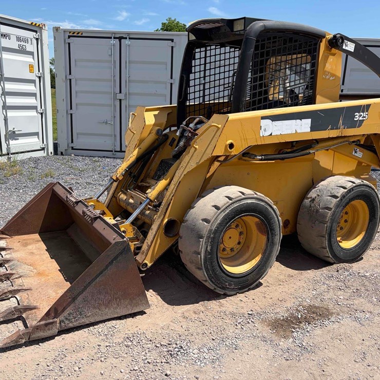JOHN DEERE 325