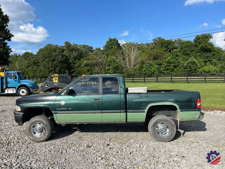 1999-dodge-ram-2500-image-13