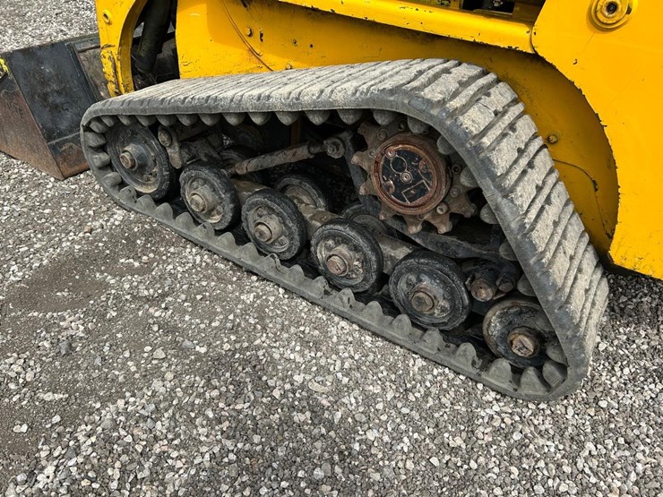 caterpillar-247b-image-15