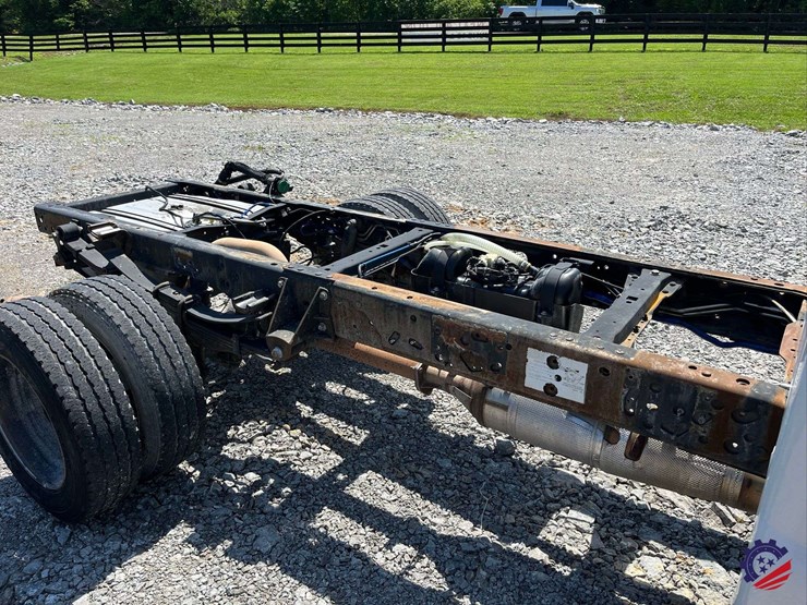 2016-ford-f550-image-28