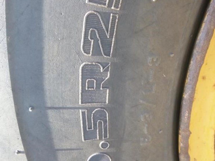 2005-deere-624j-image-44