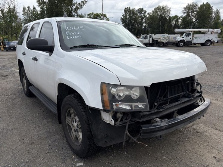 2010-chevrolet-tahoe-image-2