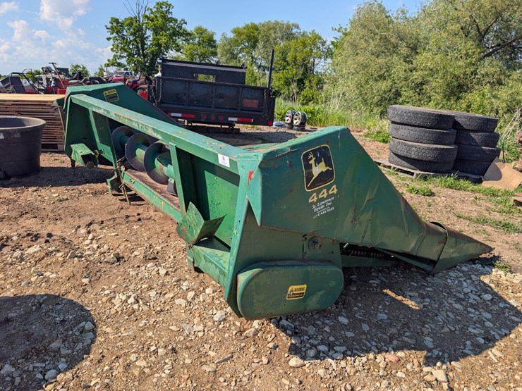 john-deere-444-image-1