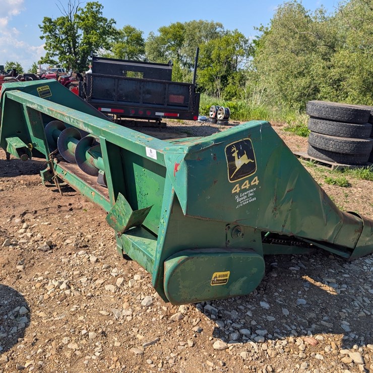 JOHN DEERE 444