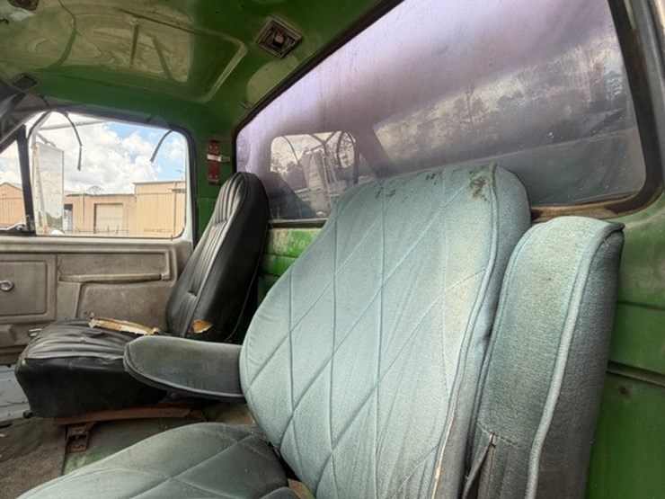 1984-ford-f600-image-40