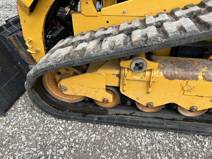 2018-caterpillar-299d2-image-18