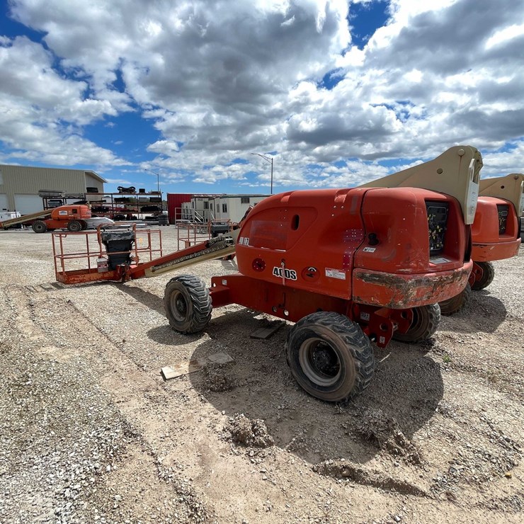 JLG 400S