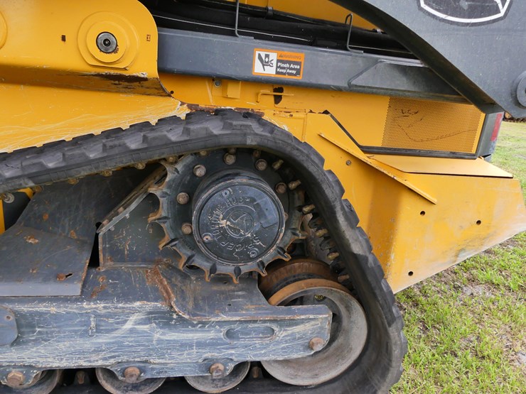 2023-deere-331g-image-11