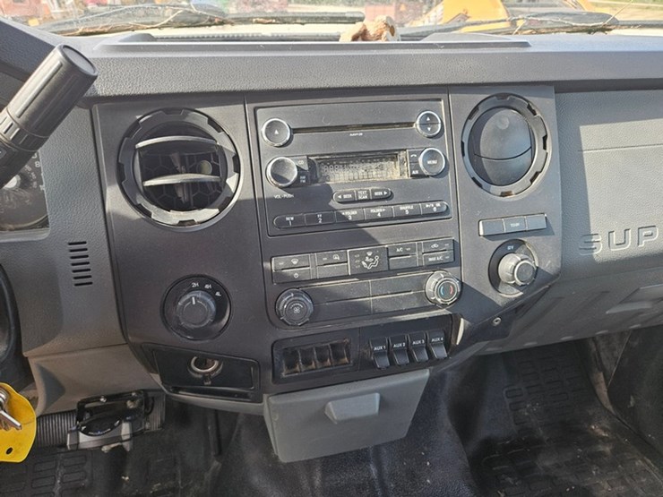2012-ford-f550-image-28