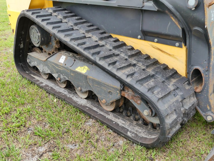 2020-new-holland-c232-image-5