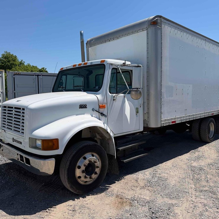 1999 INTERNATIONAL 4700