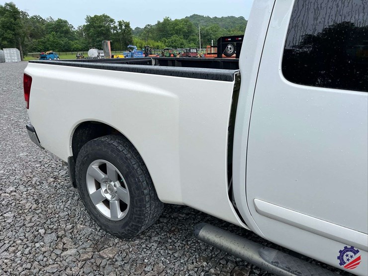 2004-nissan-titan-image-19