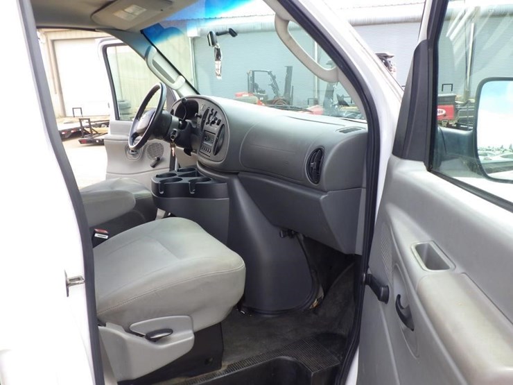 2007-ford-econoline-350-image-6