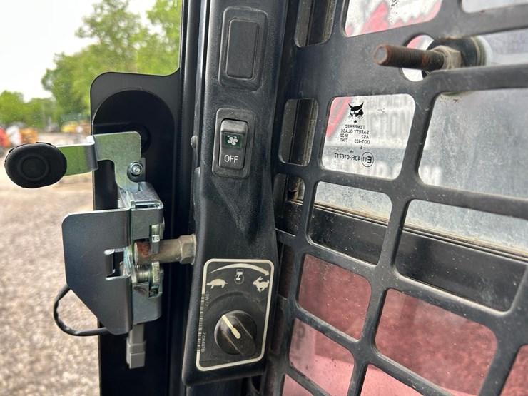 2019-bobcat-t770-image-22