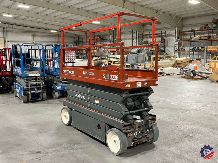 skyjack-sj111-3226-scissor-lift-image-3