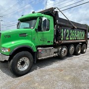 2016 VOLVO VHD104B200