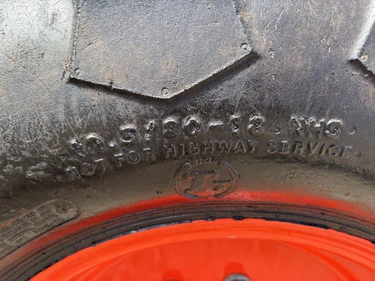 2018-kubota-m5-111d-image-16
