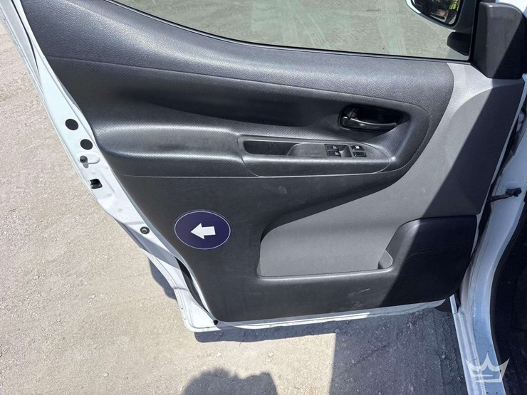 2017-nissan-nv200-image-13