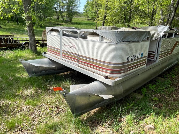 #502-•-northwood-pontoon-with-motor-(no-title)-(spring-brook,-wi)-image-9