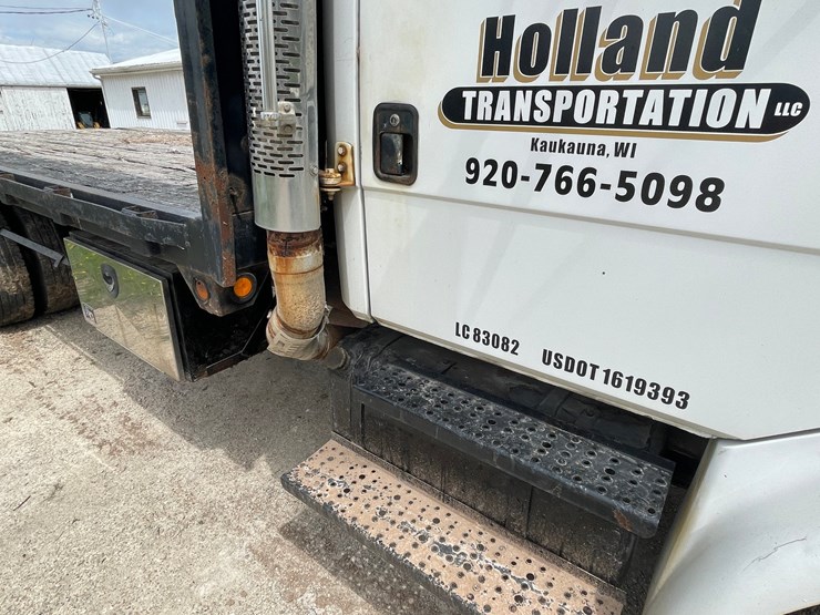 2002-freightliner-fl80-image-33
