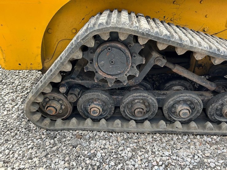 caterpillar-247b-image-12