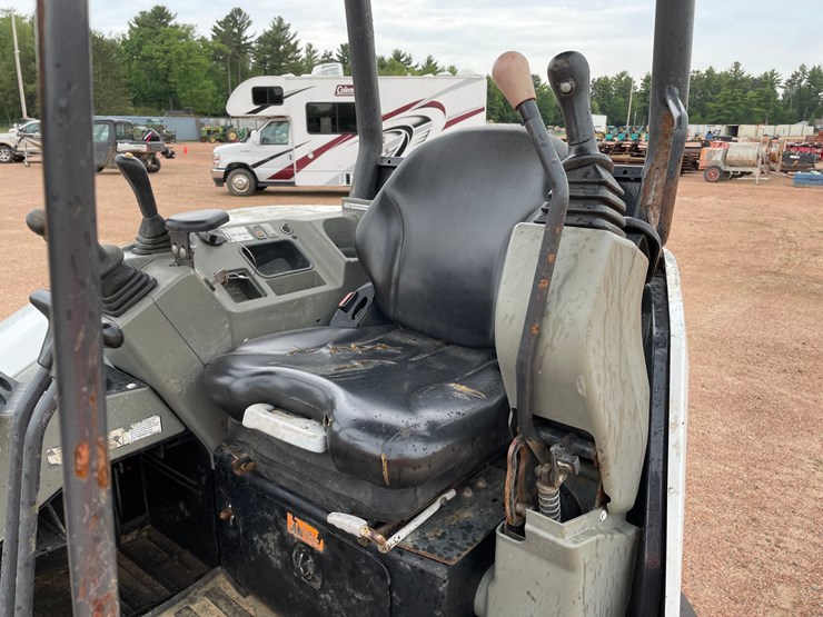 2020-bobcat-e32i-image-34