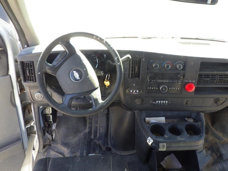 2009-chevrolet-express-3500-image-9