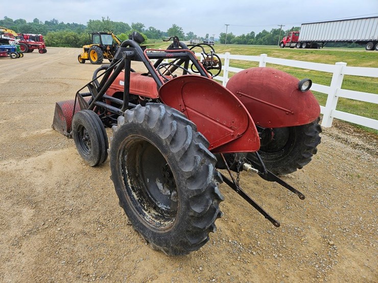 ford-8n-image-3