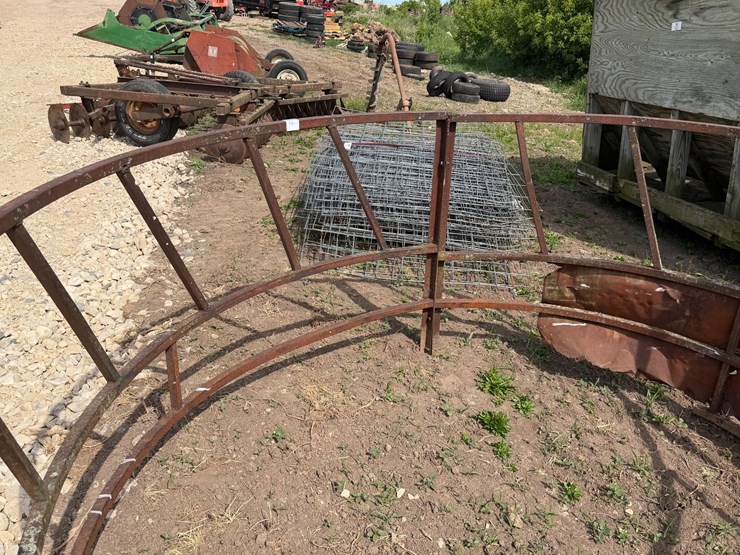 #5482-•-round-hay-feeder-image-2