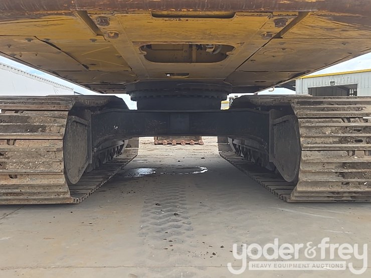 2022-komatsu-pc360-lc-11-image-19