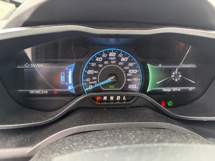 2016-ford-c-max-sel-hybrid-sedan-image-26