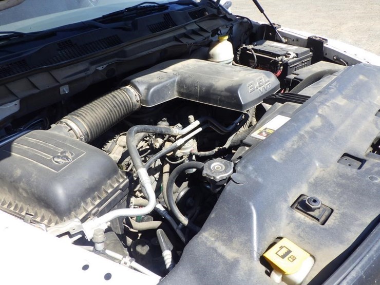 2016-dodge-1500-image-12