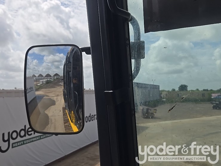 2023-komatsu-pc490-lc-10-image-60