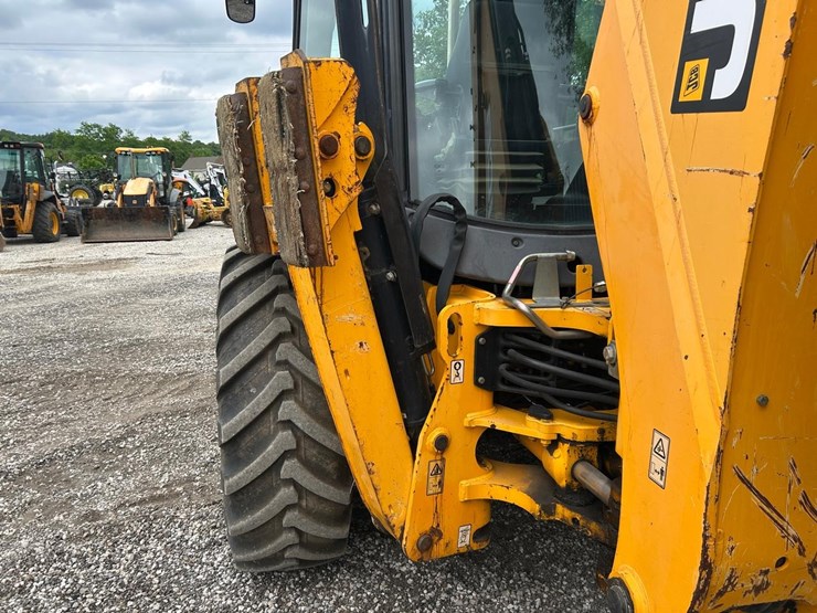 jcb-4cx-image-18