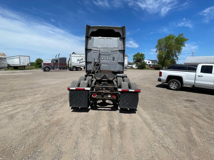 #304-•-2016-international-semi-tractor-(has-wi-title)-(denmark,wi)-image-6