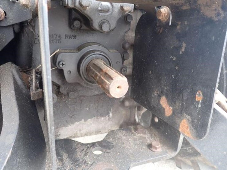 2011-john-deere-1023e-image-24