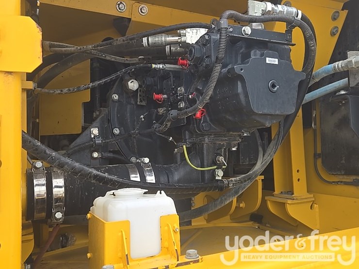 2022-komatsu-pc360-lc-11-image-40