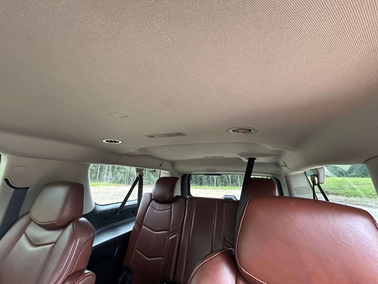 2018-cadillac-escalade-esv-image-27
