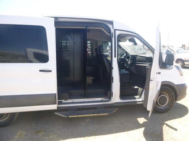 2020-ford-transit-image-12