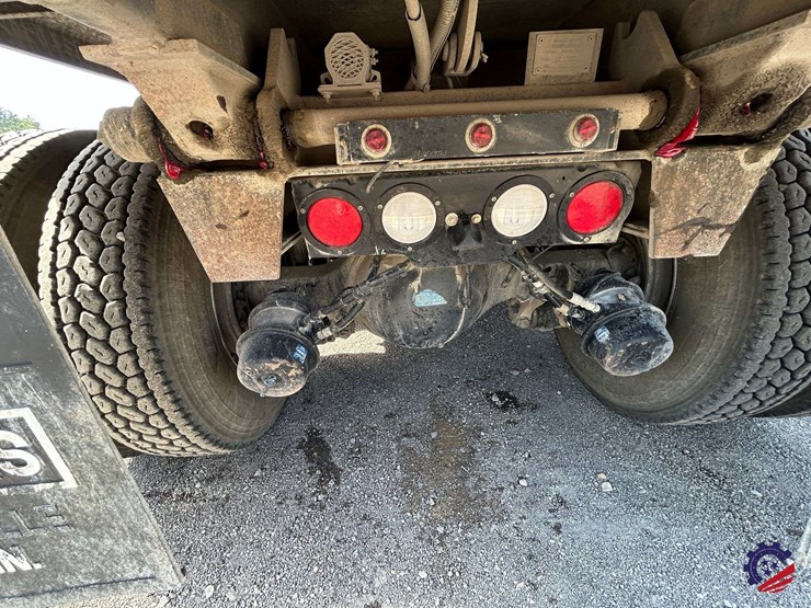 2020-kenworth-t880-image-43
