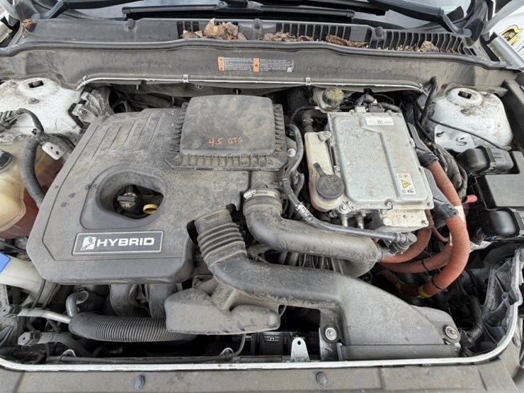 2015-ford-fusion-hybrid-sedan-image-13