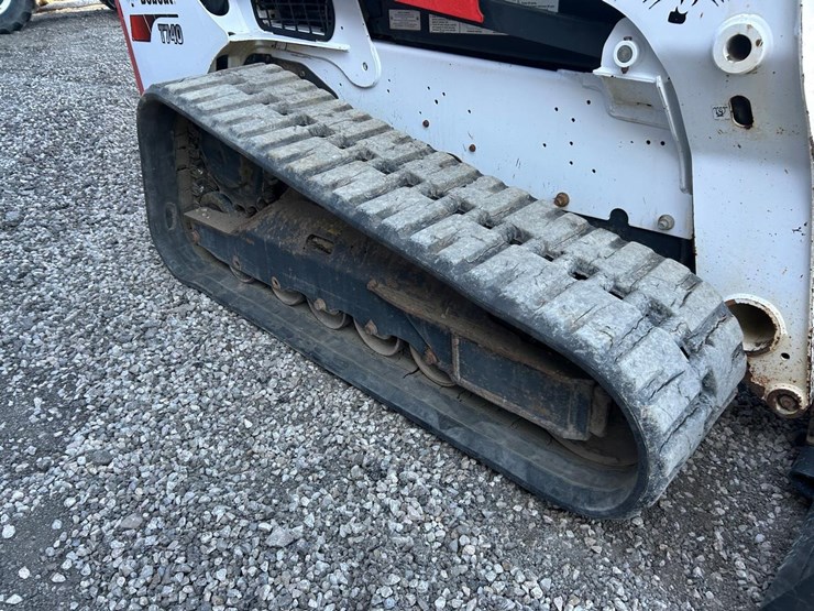 2019-bobcat-t740-image-12