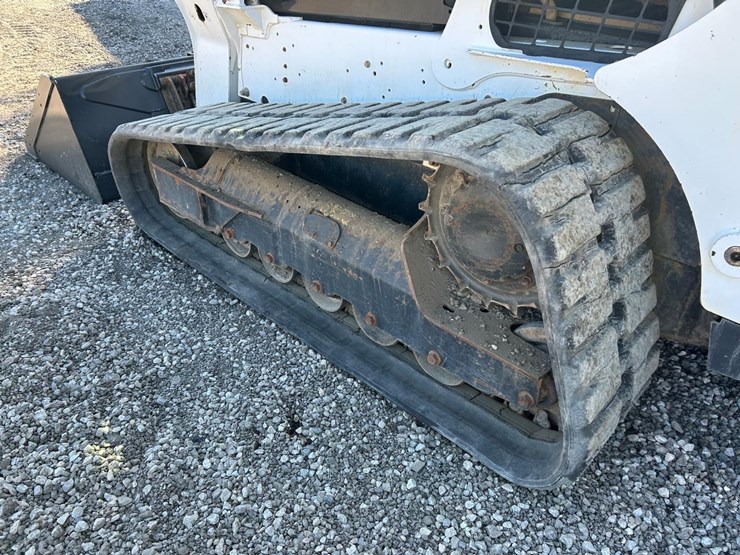 2019-bobcat-t740-image-16