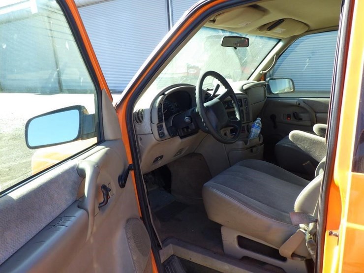2000-gmc-safari-image-5