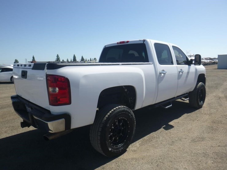 2009-chevrolet-2500-image-3